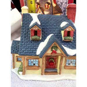 St.Nicholas St Nicholas Square Cottage Illuminated Village Handpeinted
